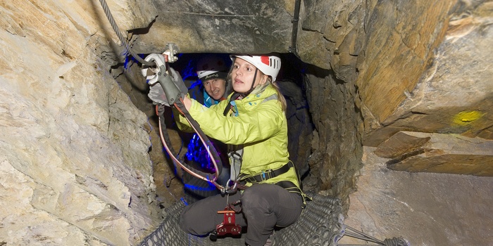 Llechwedd - Caverns - underjordisk legeplads i Nordwales - ZIP®WORLD