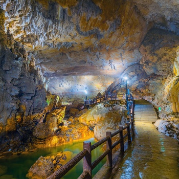 Grotten Akiyoshido Cave - det sydlige Japan