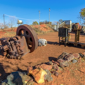 Gammelt mineudstyr ved Battery Hill Mining Center i Tennant Creek, Northern Territory