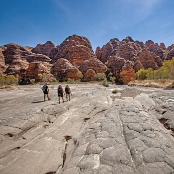 På vandring ved Bungle Bungle Range i Purnululu National Park, Western Australia