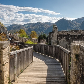 Inde på Celje slot i Slovenien