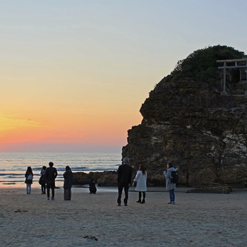 Inasa stranden og Benten-jima helligdommen i Japan, AS