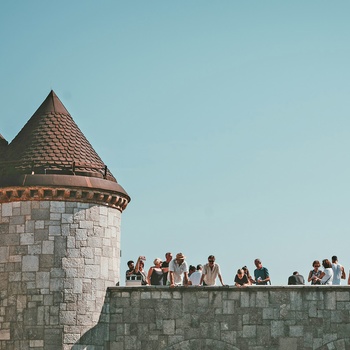 Besøgende på Ljubljana slot, Slovenien - Foto: Kenzie De Schepper Unsplash.jpg