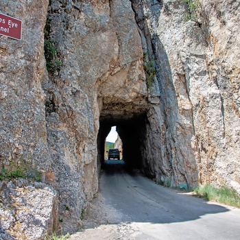 På vej mod "Nåleøjet" på Needles Highway i Custer State Park, South Dakota