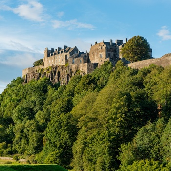 Skotland, Stirling - Stirling Castle højt hævet på sin klippe over det omliggende landskab