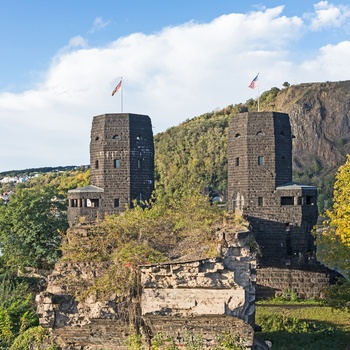 Tyskland, Remagen - resterne fra den historiske jernbanebro bro over Rhinen.jpg