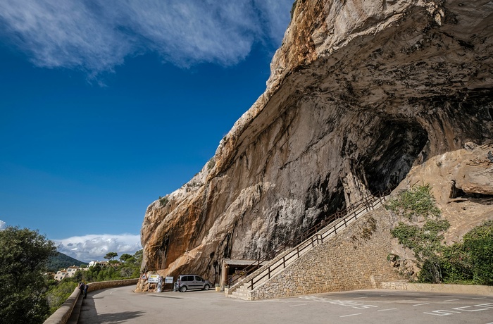 Indgangen til Grotten/drypstenshulen Cuevas de Arta på Mallorca