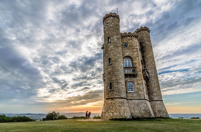 England, Cotswolds - Broadway Tower i solnedgang