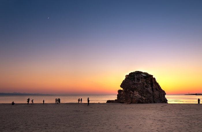 Inasa stranden og Benten-jima helligdommen ved solnedgang, Japan - AS