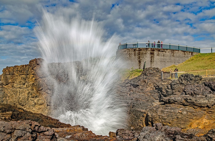 Udsigtsplatform med tilrejsende ved Kiama  Blowhole - New South Wales, Australien