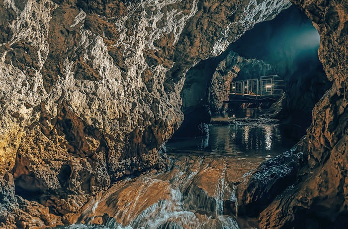 Pekel-grotten i Slovenien