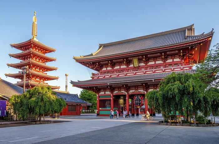 Kaminari-mon Gate i Senso-ji templet i Tokyo, Japan