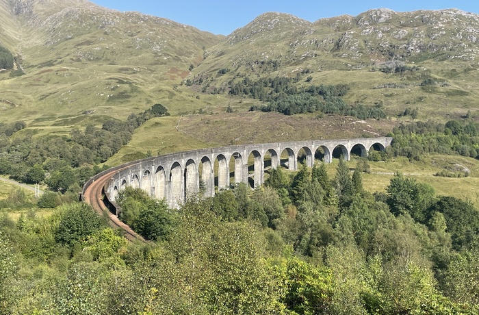 Skotland, Glenfinnan - viadukten set fra vandrestien mellem Glenfinnan station til viadukten