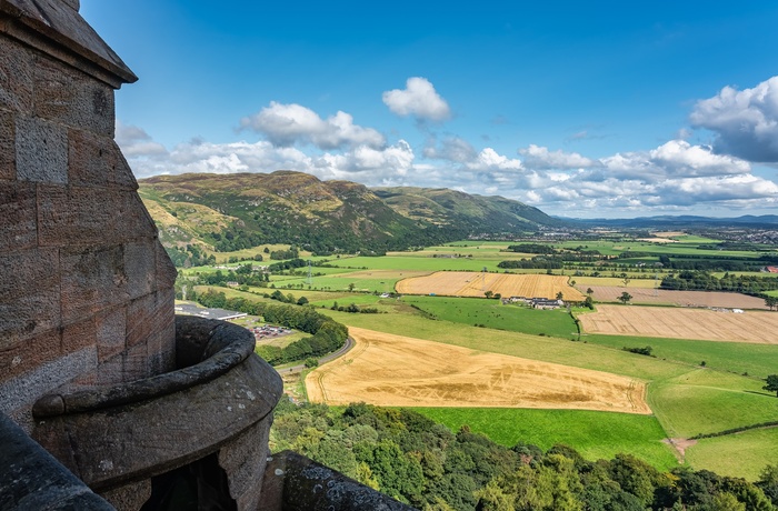 Skotland, Stirling - flot udsigt over det flade land omkring National Wallace Monument ved Sterling