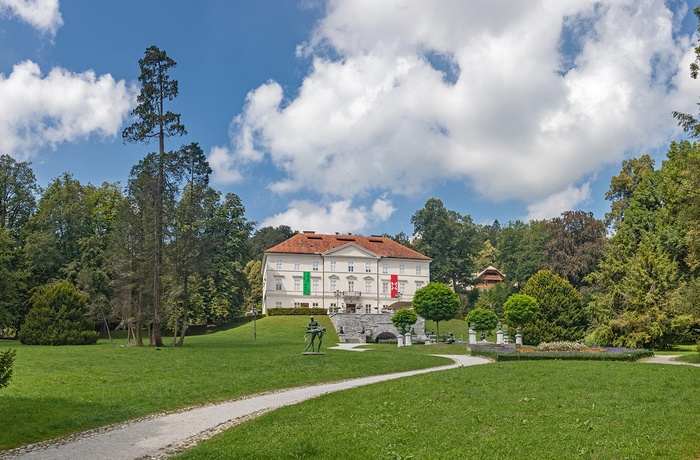 Palæet med center for grafisk kunst i Tivoli Park, Ljubljana i Slovenien