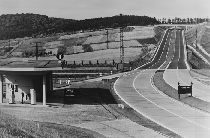 Tyskland - servicestation ved nybygget autobahn fra omkring 1938