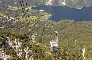 Udsigt til Bohnij-søen og kabelliften til Vogel i Slovenien