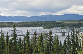 Bro langs Alcan Highway i Canada