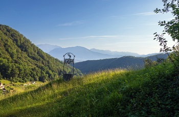 Jernskilt over byen Kropa med dens navn, Slovenien