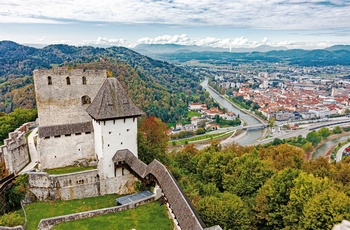 Celje Slot og byen Celje i Slovenien - Foto: Eugene Kuznetsov Unsplash