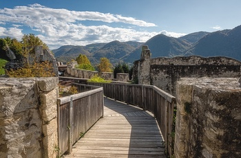 Inde på Celje slot i Slovenien