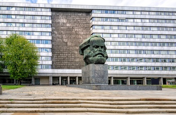 Karl-Marx Monumentet på Brückenstraße i Chemnitz, Midttyskland