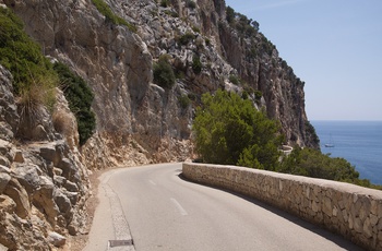 Vejen til Grotten/drypstenshulen Cuevas de Arta på Mallorca