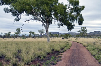 Cykel og vandrestien til Simpsons Gap, West MacDonnell Ranges - NT i Australien