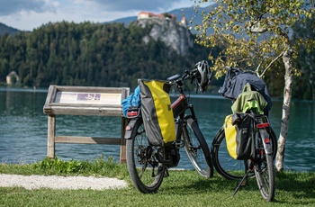 På cykeltur rundt om Bledsøen i Slovenien