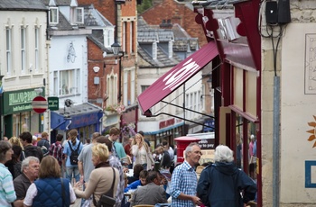 England, Cotswold - en af handelsgaderne i Stroud (Foto Cotswolds Tourism)