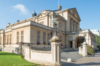 England, Gloucestershire, Cotswolds - Cheltenham Town Hall der i dag anvendes som koncertsal