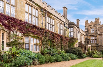 England, Gloucestershire, Cotswolds - Sudeley Castle smukt beplantet