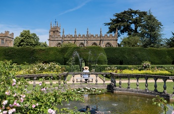 England, Gloucestershire, Cotswolds - fred og ro i haverne ved Sudeley Castle  (Foto Cotswolds Tourism)