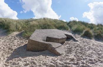 Frankrig, Dunkerque - resterne af den tyske Atlantvold på stranden ved Bray-Dunes