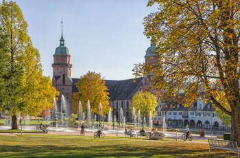 Bykirken og efterårsstemning i Freudenstadt - © Stadt Freudenstadt – Foto Heike Butschkus