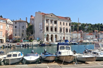 Havn i kystbyen Piran, Slovenien - Foto: Balint Miko Unsplash.jpg