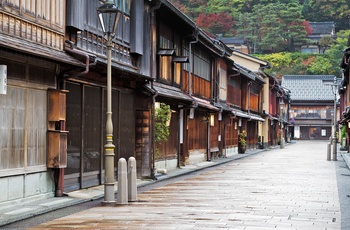 Higashi Chaya distriktet med traditionelle te-huse i Kanazawa, Japan AS