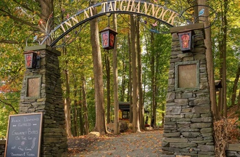 Sti til Taughannock Falls