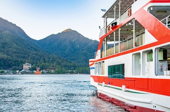 Færge mod den hellige ø Miyajima nær Hiroshima - Japan