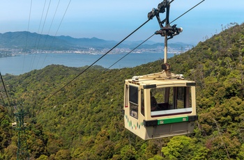 Kabelbanen til toppen af Mt. Misen på den hellige ø Miyajima nær Hiroshima - Japan