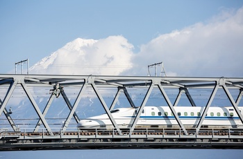 Shinkansen, Bullet Train, højhastighedstog med Mt. Fuji i baggrunden, Japan