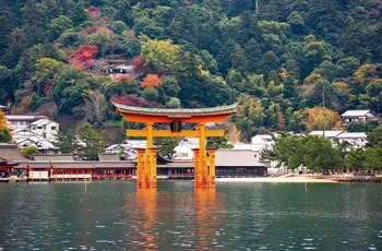 Torri Gate nær øen Miyajima nær Hiroshima er på UNESCOs liste - Japan