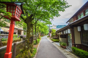 Kurbyen Kinosaki Onsen i Japan AS