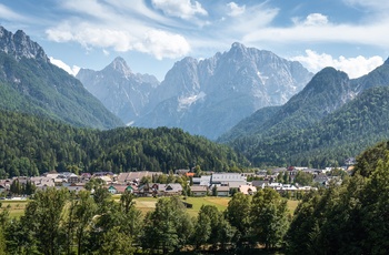 Feriebyen Kranjska Gora og de julianske Alper om sommeren, Slovenien