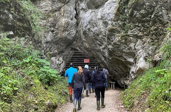 På vej til Križna Jama-grotten i Slovenien