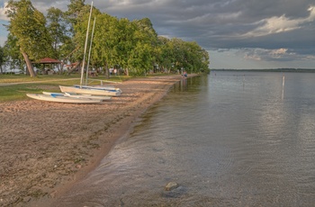 Lille strand ved bredden af søen Lake Bemidji i Minnesota