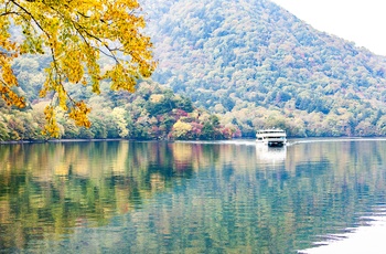 Turbåd på Lake Chuzenji søen, Japan