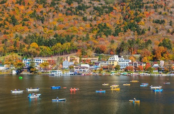 Små robåde ved Lake Chuzenji søen, Japan