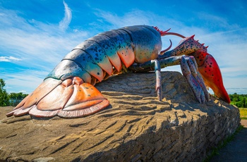 Verdens største hummer er i byen Shediac, New Brunswick. Skulpturen er ca. 11 meter lang, 5 meter høj og vejer 90 tons