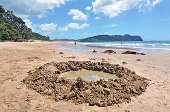 Hot Water Beach på Coromandel-halvøen, Nordøen i New Zealand